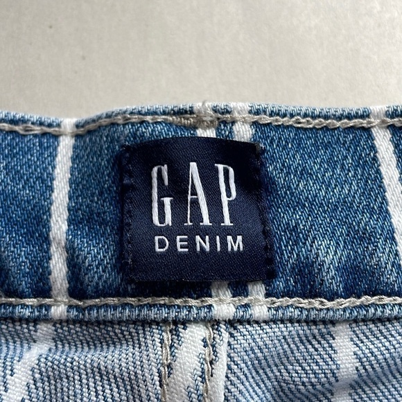 GAP Mom Jean Shorts 00 24 Blue White Striped Denim Pockets Cotton Mid 4” Inseam - Picture 9 of 14